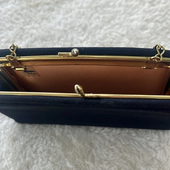 Vintage HL Harry Levine Navy evening bag Gold Chain Strap Peach interior - Picture 6 of 13